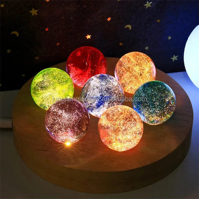 Petits accents décoratifs Designs Lune Système solaire Ornement de boule de cristal lumineux Cadeau d’anniversaire Led Night Light Accessoires pour la maison N&M