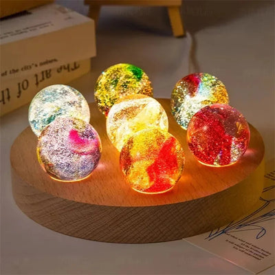 Petits accents décoratifs Designs Lune Système solaire Ornement de boule de cristal lumineux Cadeau d’anniversaire Led Night Light Accessoires pour la maison N&M