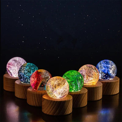 Petits accents décoratifs Designs Lune Système solaire Ornement de boule de cristal lumineux Cadeau d’anniversaire Led Night Light Accessoires pour la maison N&M
