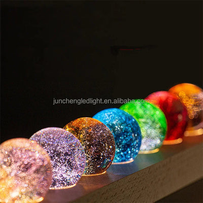 Petits accents décoratifs Designs Lune Système solaire Ornement de boule de cristal lumineux Cadeau d’anniversaire Led Night Light Accessoires pour la maison N&M
