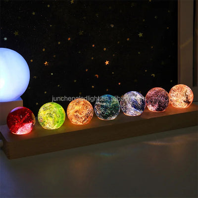 Petits accents décoratifs Designs Lune Système solaire Ornement de boule de cristal lumineux Cadeau d’anniversaire Led Night Light Accessoires pour la maison N&M