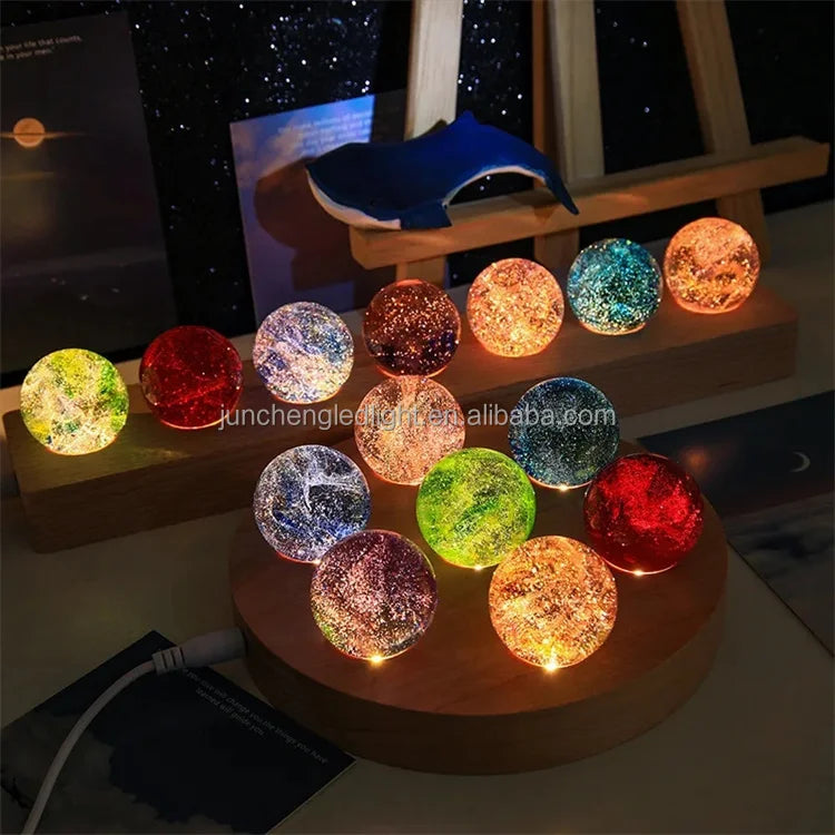 Petits accents décoratifs Designs Lune Système solaire Ornement de boule de cristal lumineux Cadeau d’anniversaire Led Night Light Accessoires pour la maison N&M